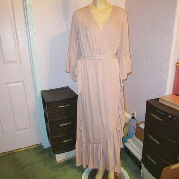 In Loom ALANIS True Wrap MAXI Dress Size L GAUZE Ruffle V-NECK 3/4 Bell Sleeves - Picture 1 of 12